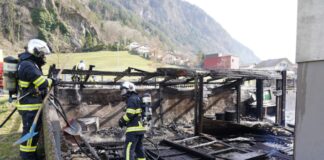 Erstfeld UR – Holzschuppen gerät in Brand