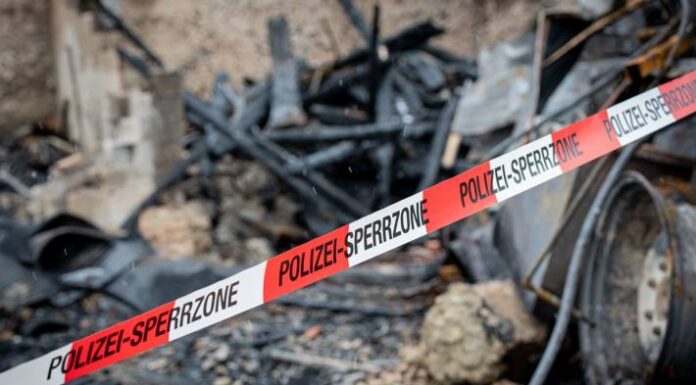 Turbenthal ZH – Fahrzeug geht in Flammen auf