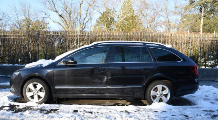 Zeugenaufruf Basel – Parkiertes Auto stark beschädigt