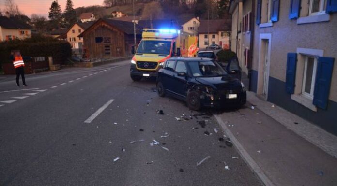 Zullwil SO – Seitlich-frontale Kollision mit einem Verletzten