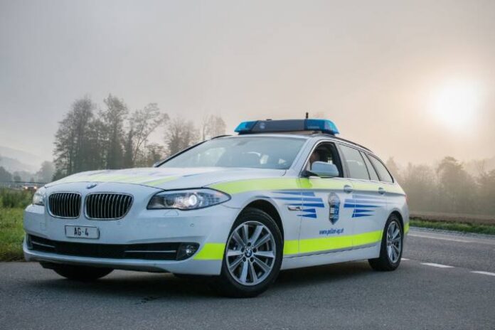 hendschiken-ag-kleinwagen-von-der-polizei-gesucht