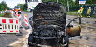 Monheim Langenfeld – Brennender Mercedes sorgte für Verkehrsbeeinträchtigungen