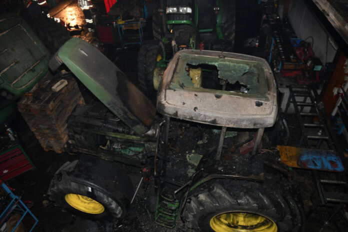 brittnau-ag-grosser-schaden-nach-brand-in-maschinenpark