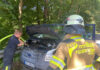 Herdecke – Schwelbrand im Motorraum – Autofahrer gefährdet Einsatzkräfte