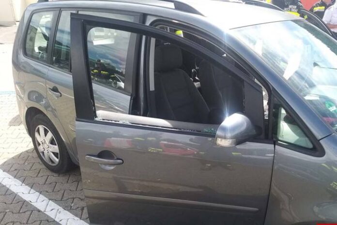 bezirk-braunau-leblose-person-im-auto-aufgefunden