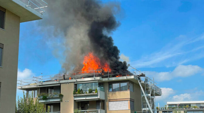 Rothenburg LU – Dachstockbrand und Explosion in einem Mehrfamilienhaus