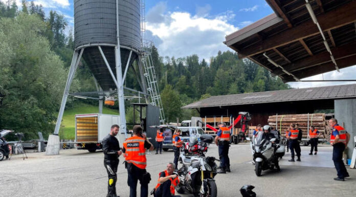 Steg im Tösstal / Sternenberg ZH – Motorradkontrolle durchgeführt