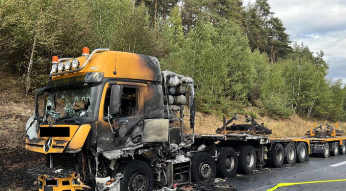 A71 Ilmenau – Brennender Schwerlasttransporter auf der Autobahn