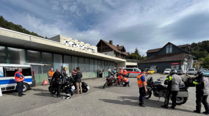 Aeugst am Albis ZH – Motorradkontrolle durchgeführt