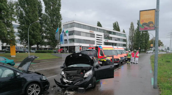 Offenburg – Frontalkollision mit mehreren verletzten Personen