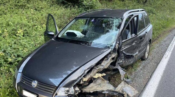 Ried SZ – Zwei junge Menschen nach Frontalkollision verletzt