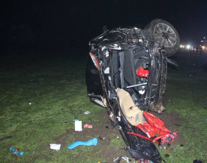 ludinghausen-auto-mehrfach-uberschlagen-fahrerin-schwer-verletzt
