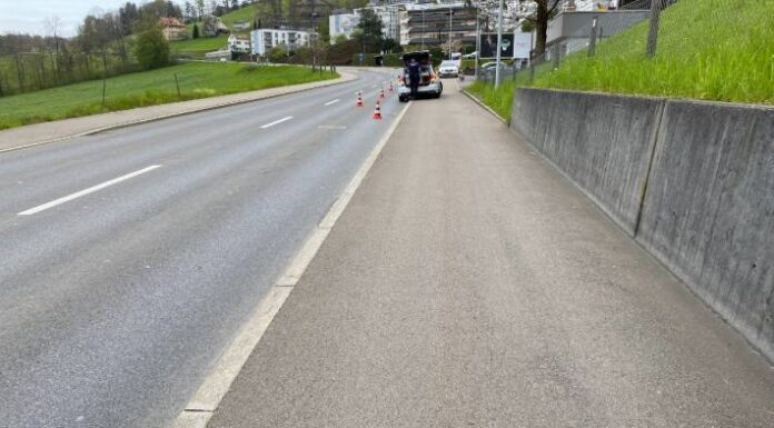 Zug – 55-jähriger Mofafahrer gestürzt