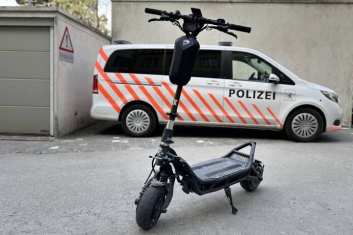 chur-gr-elektro-trottinett-leistungssteigernd-auf-110-km-h-abgendert