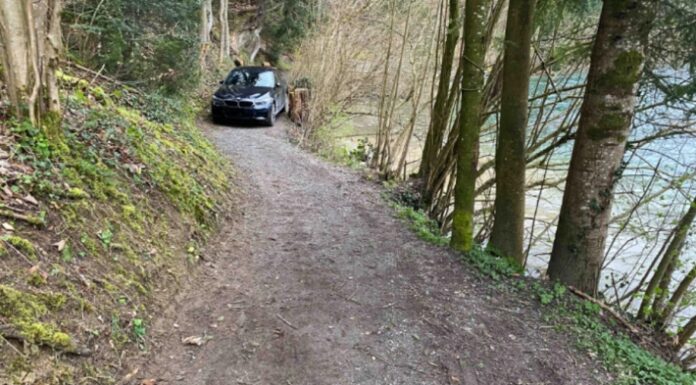 Oberägeri ZG – Dank Google Maps stecken geblieben