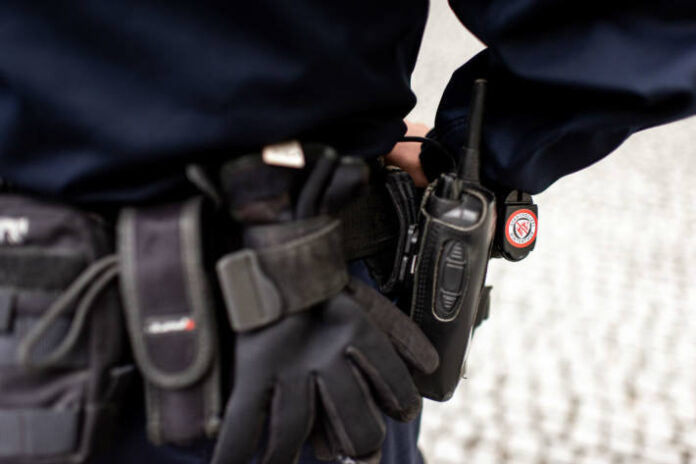 winterthur-zh-schusswaffe-bei-fahrzeugkontrolle-sichergestellt