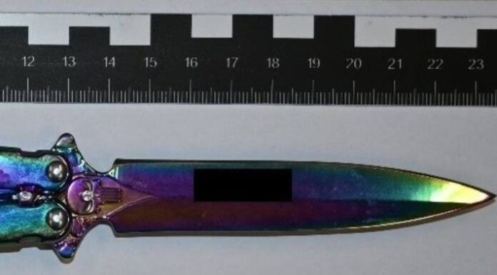 Wien-Alsergrund – Jugendliche rauben Gruppe mittels "Butterfly"-Messer aus